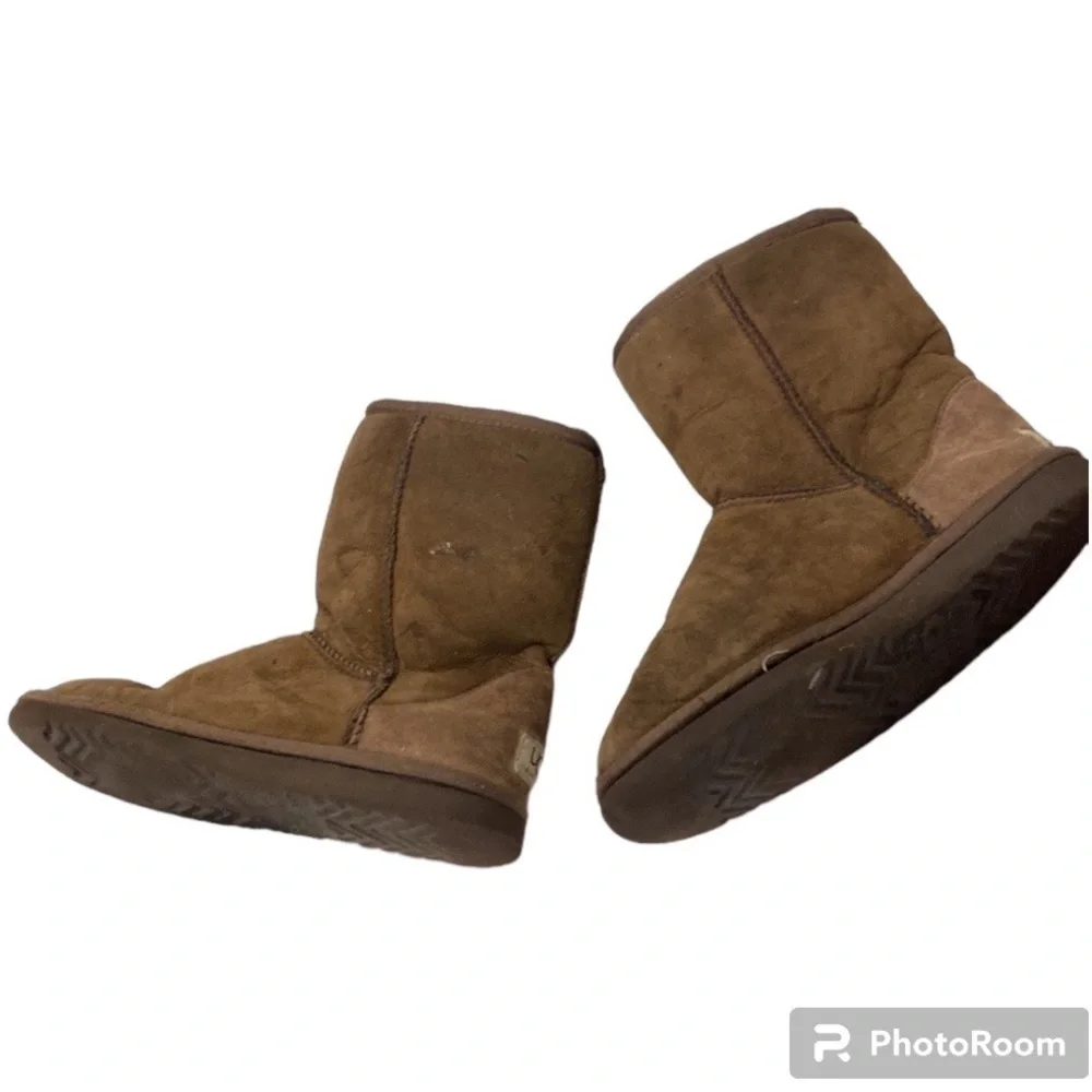 UGG Women's Classic Short Winter Boots Brown Women’s 6